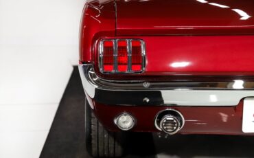Ford-Mustang-1965-Vintage-Burgundy-Black-Deluxe-7