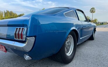 Ford-Mustang-1965-fastback-27