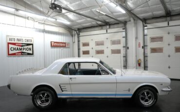 Ford-Mustang-1966-17