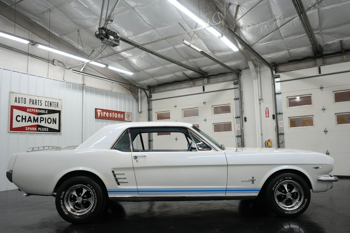 Ford-Mustang-1966-18