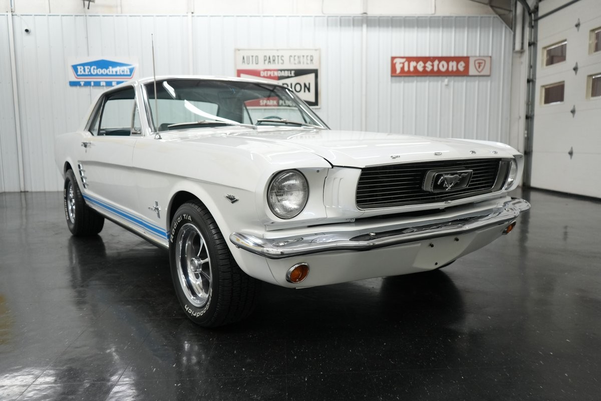 Ford-Mustang-1966-22