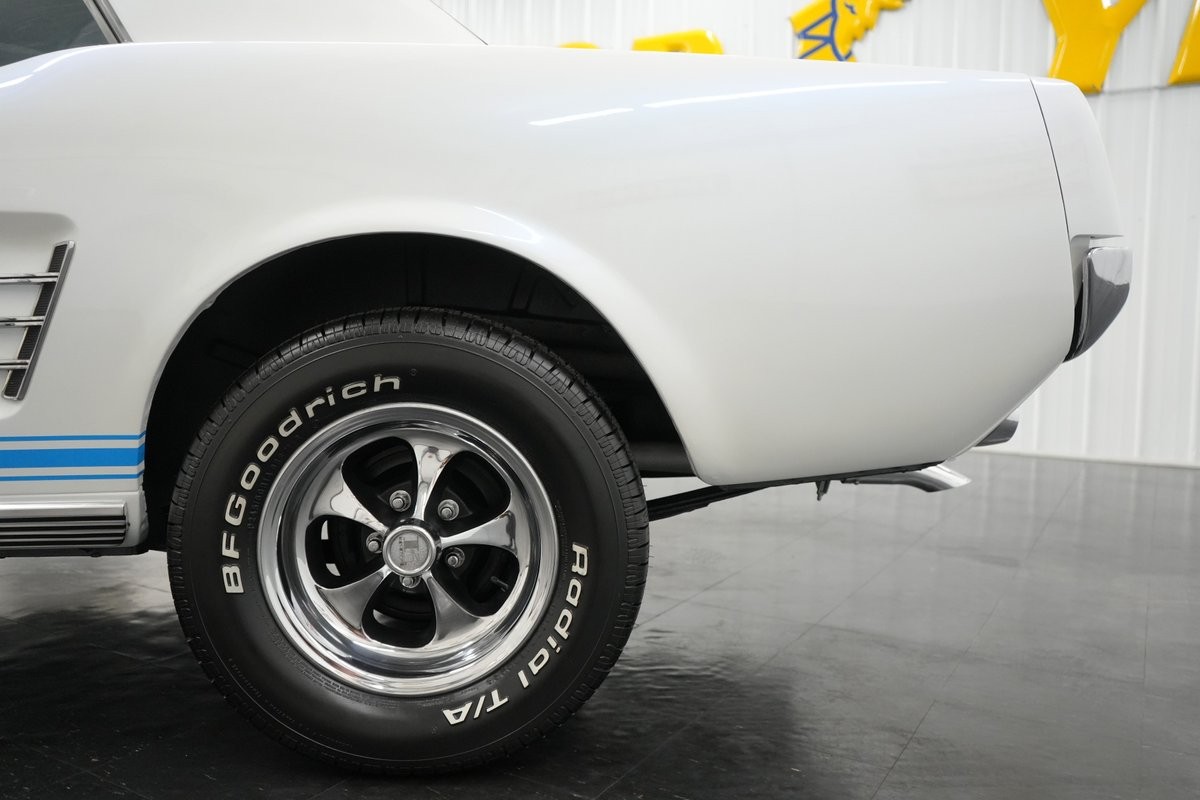 Ford-Mustang-1966-33