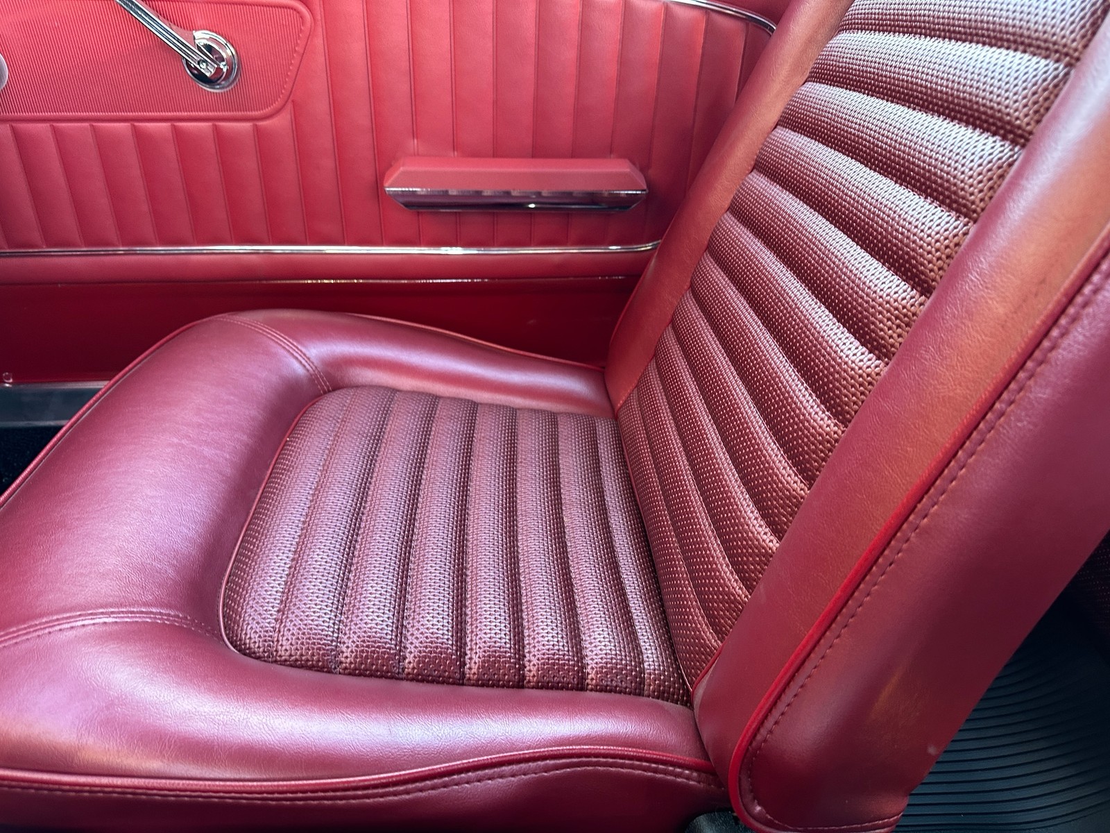 Ford-Mustang-1966-COUPE-21