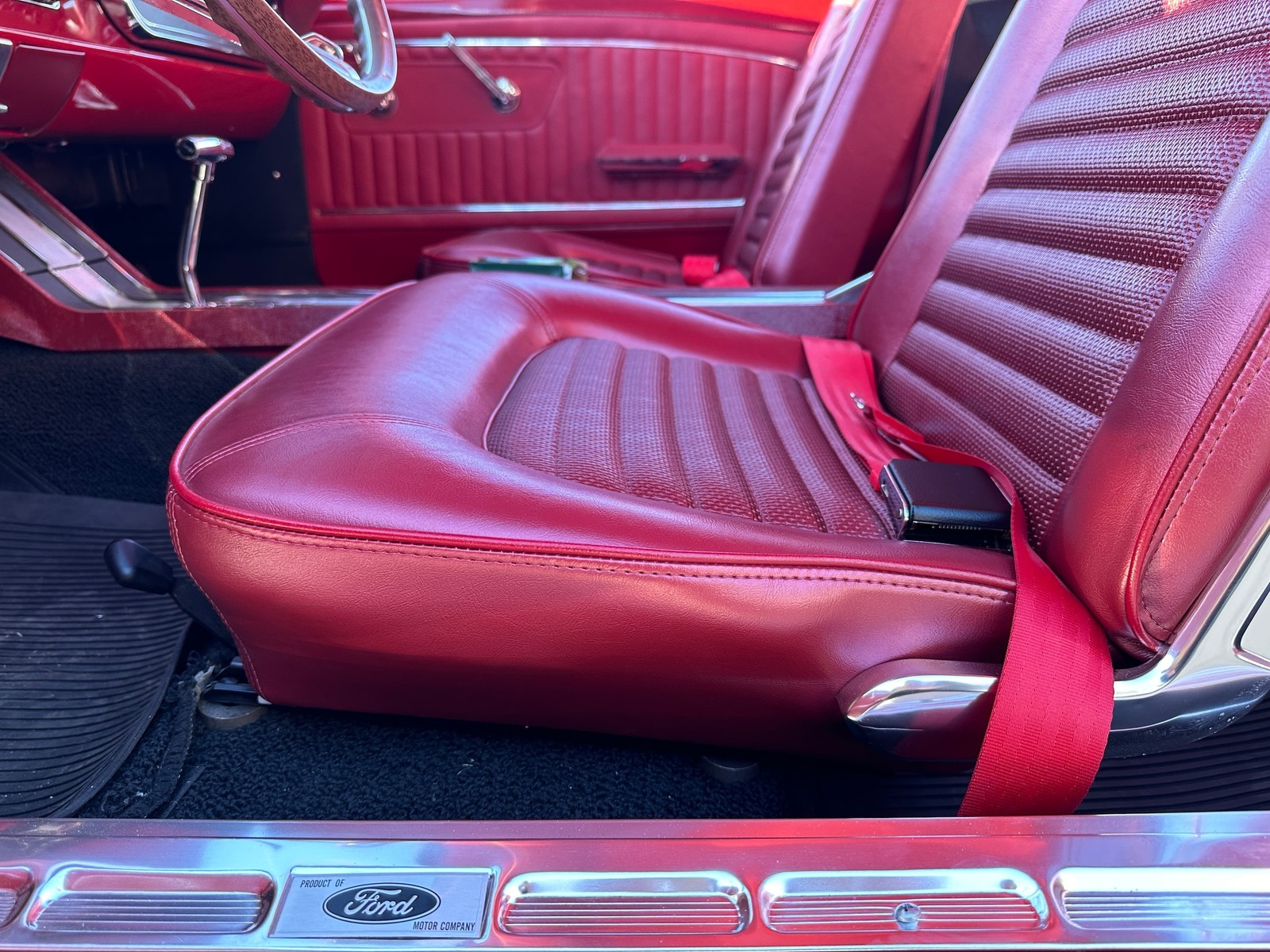 Ford-Mustang-1966-COUPE-23