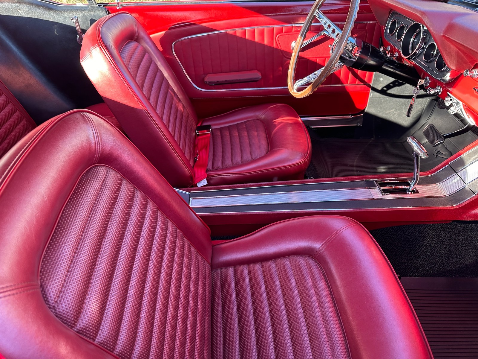 Ford-Mustang-1966-COUPE-24