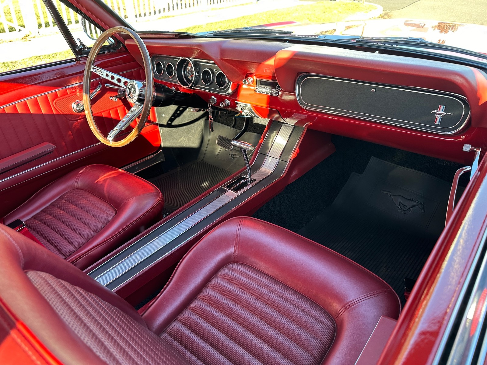 Ford-Mustang-1966-COUPE-25