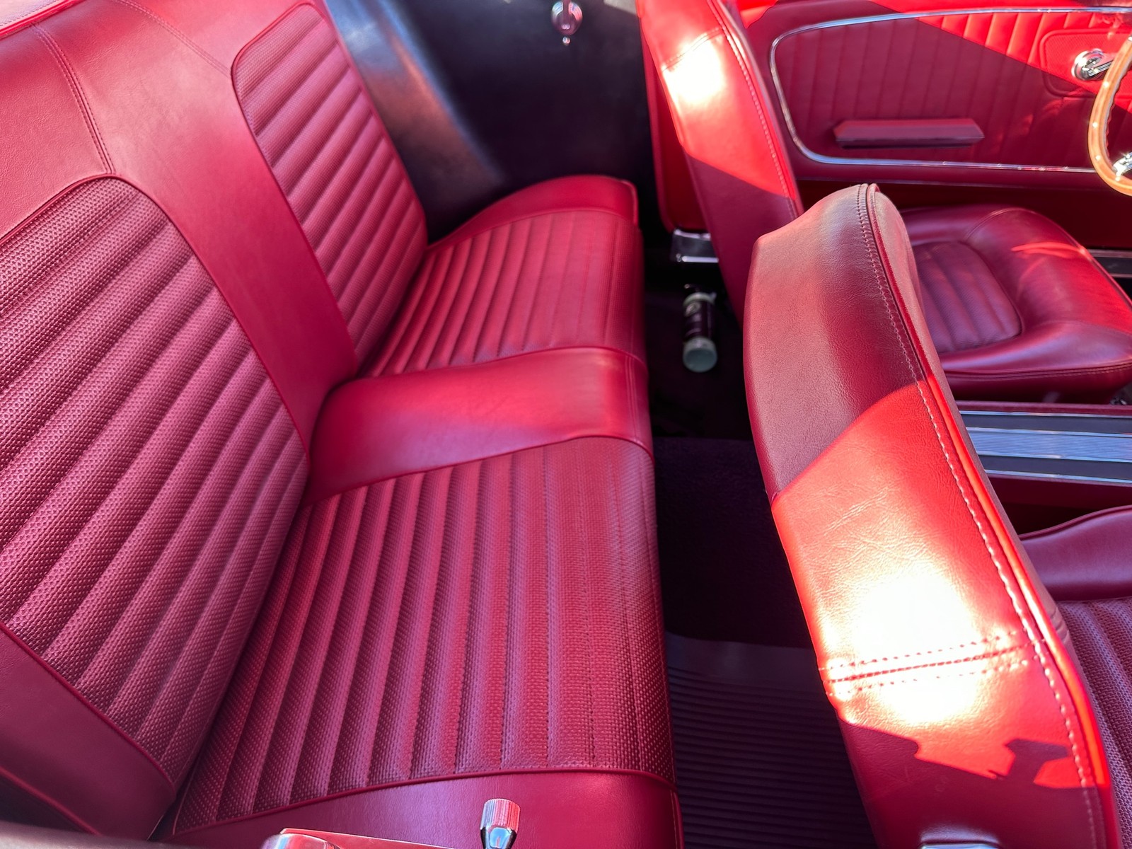 Ford-Mustang-1966-COUPE-30