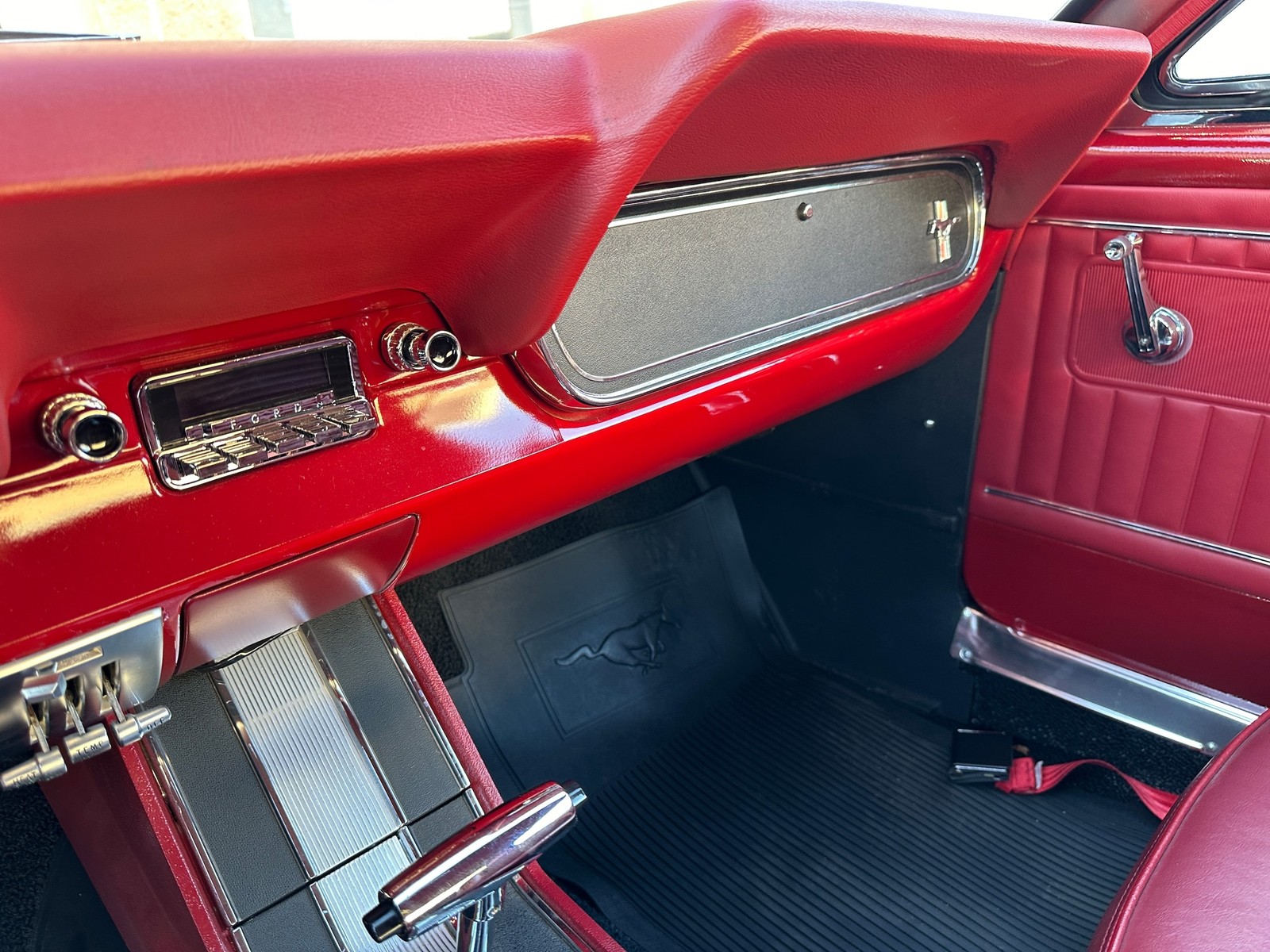 Ford-Mustang-1966-COUPE-31