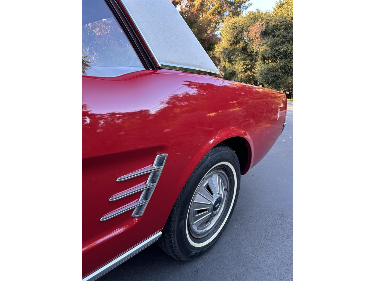 Ford-Mustang-1966-Candyapple-Red-T-Red-25A-10