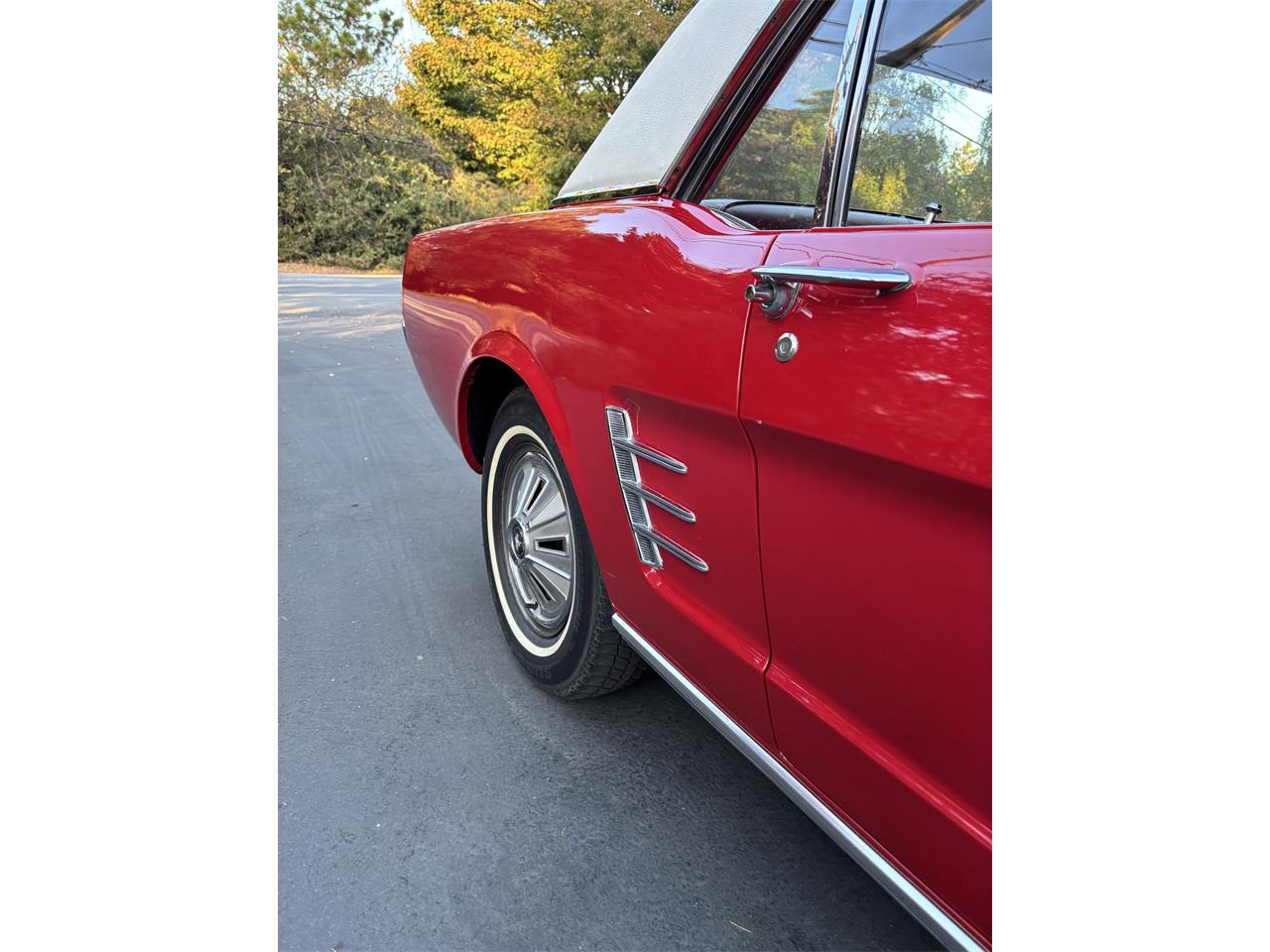 Ford-Mustang-1966-Candyapple-Red-T-Red-25A-5
