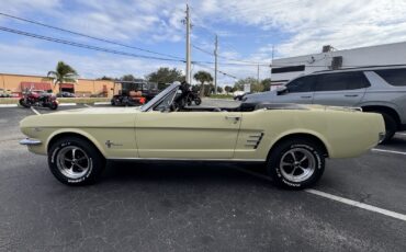 Ford-Mustang-1966-Convertible-1