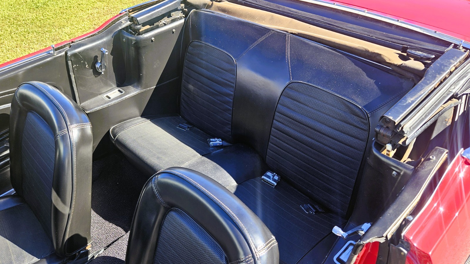 Ford-Mustang-1966-Convertible-13