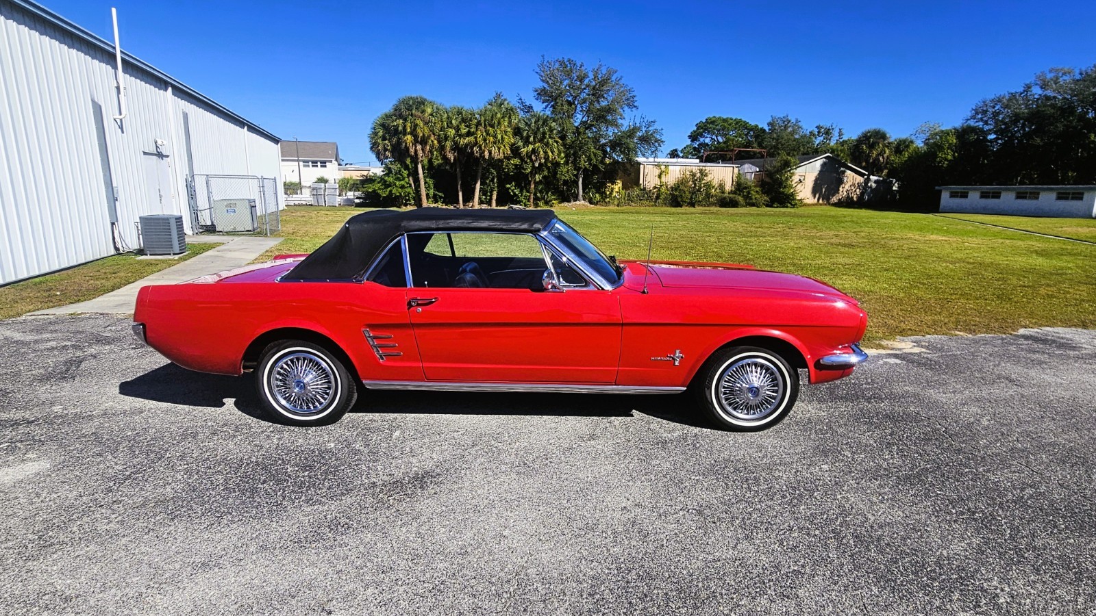Ford-Mustang-1966-Convertible-2