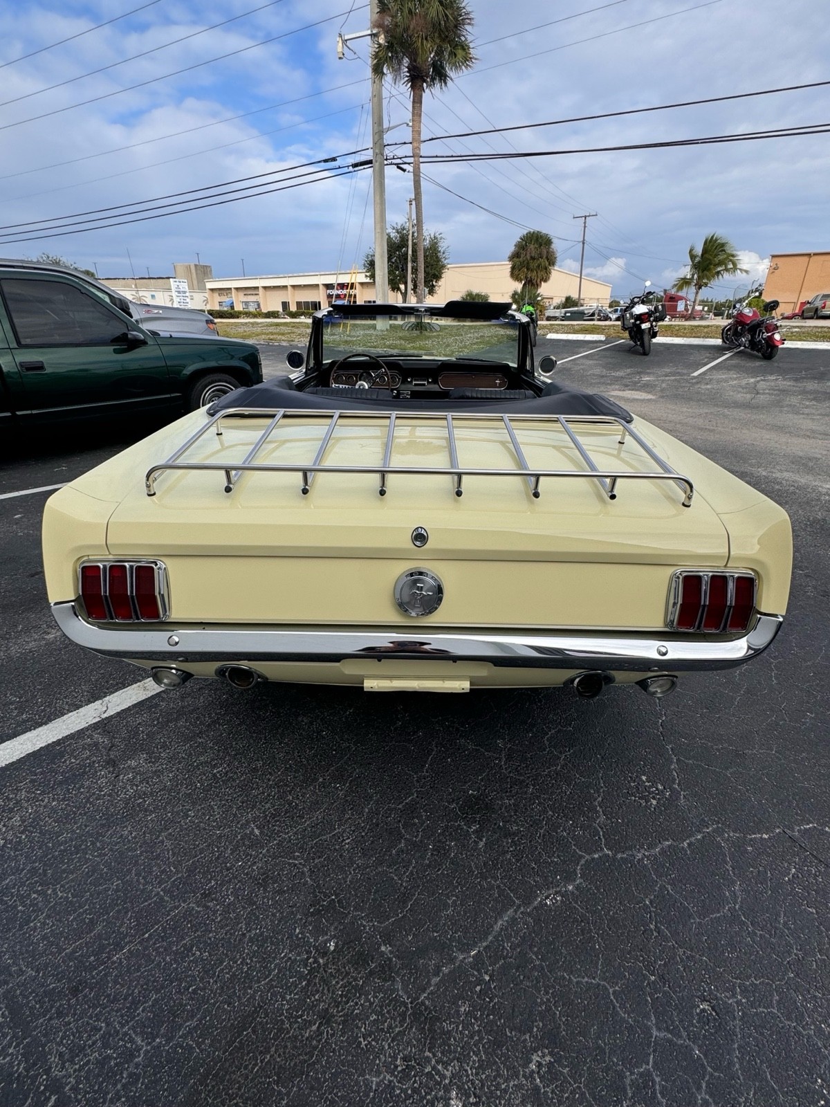 Ford-Mustang-1966-Convertible-3