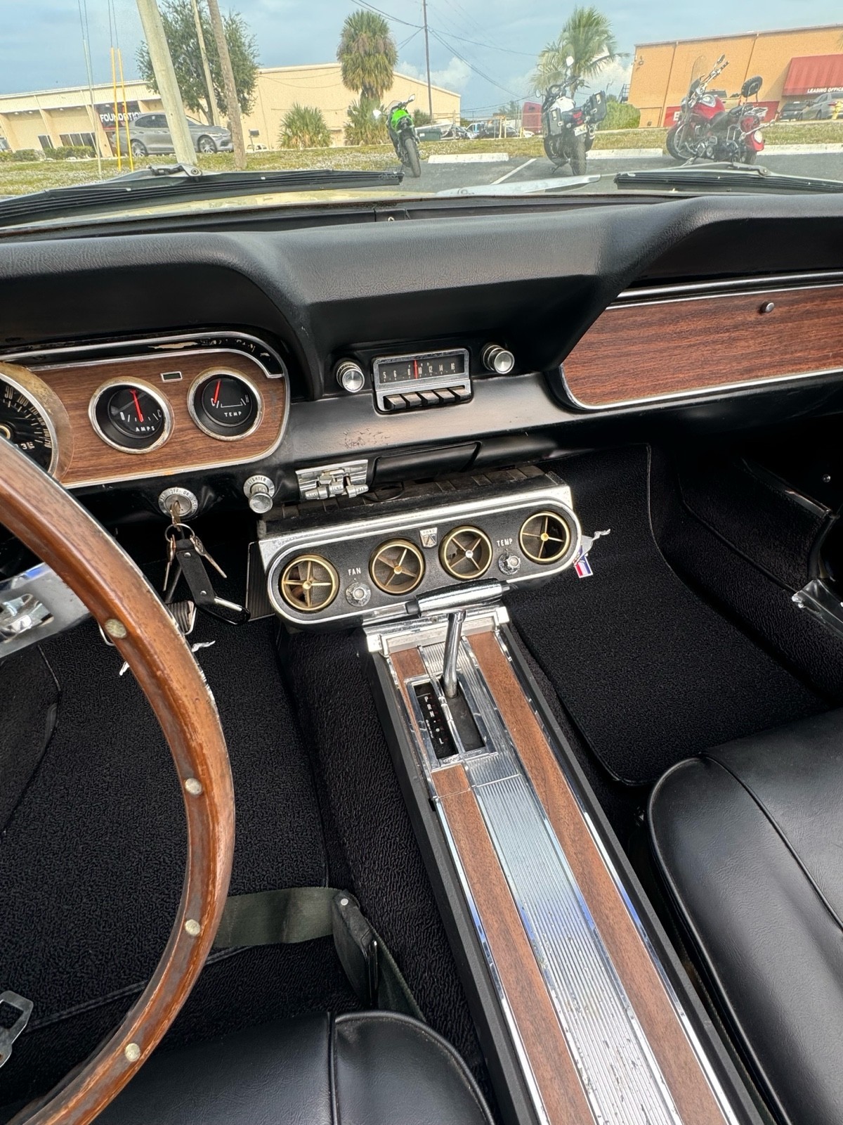 Ford-Mustang-1966-Convertible-8