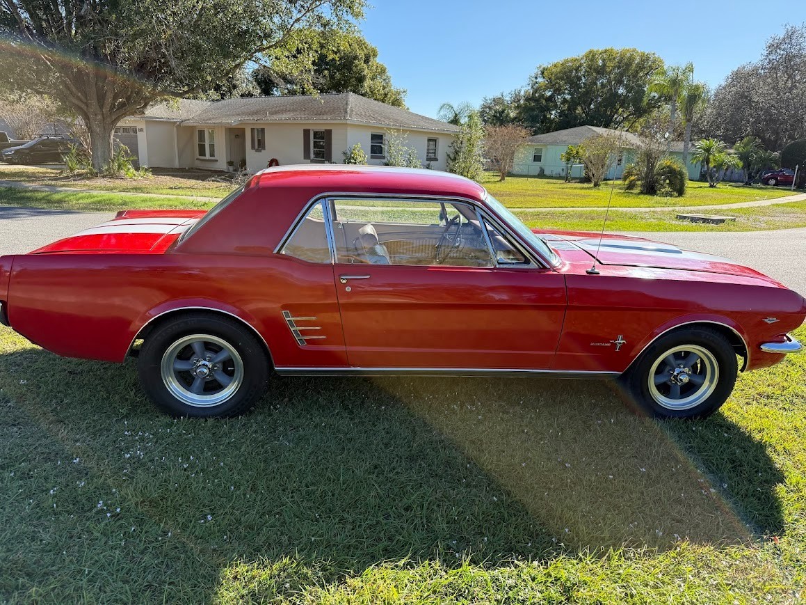 Ford-Mustang-1966-Coupe-1