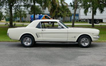 Ford-Mustang-1966-Coupe-2