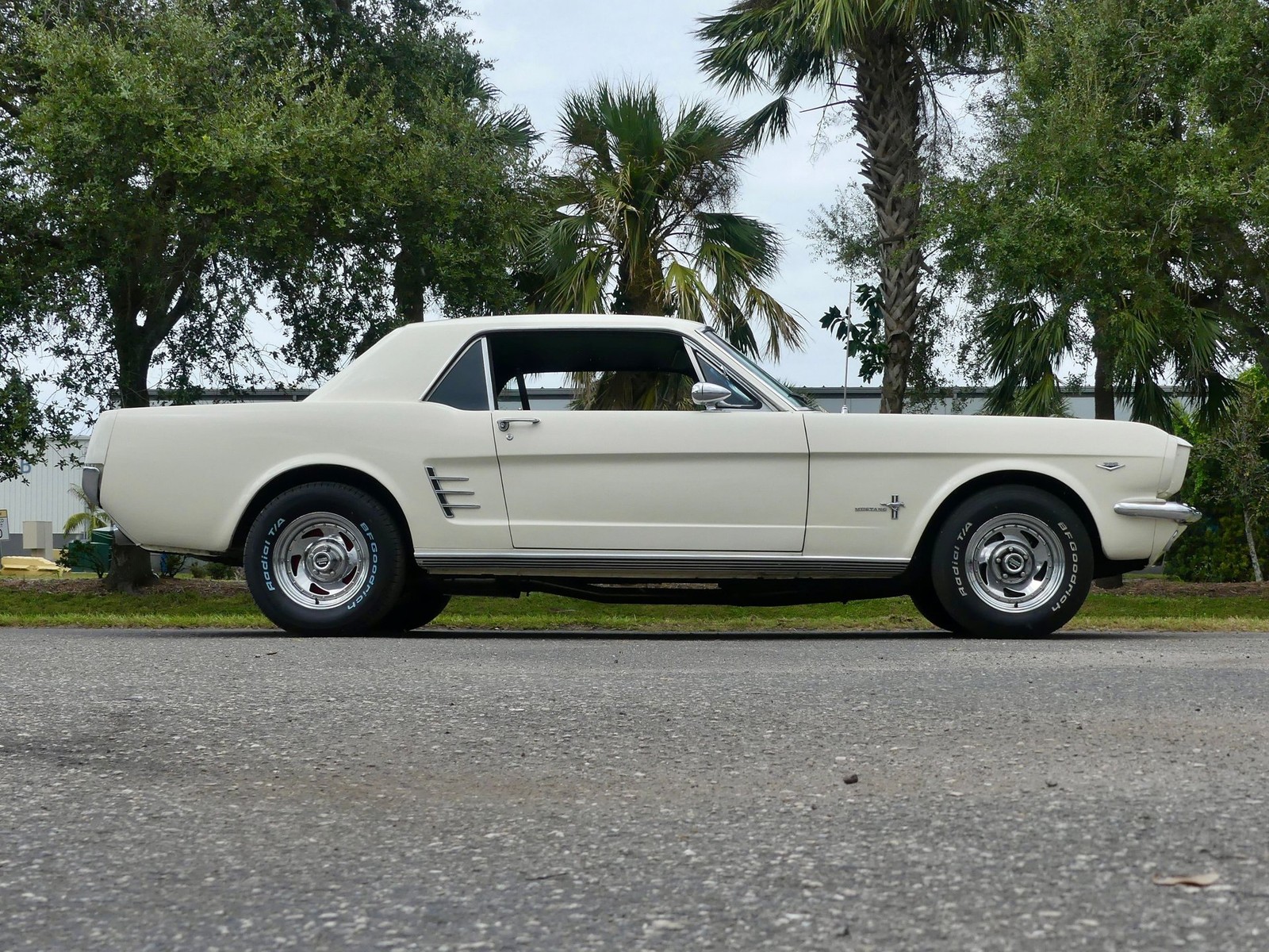 Ford-Mustang-1966-Coupe-22