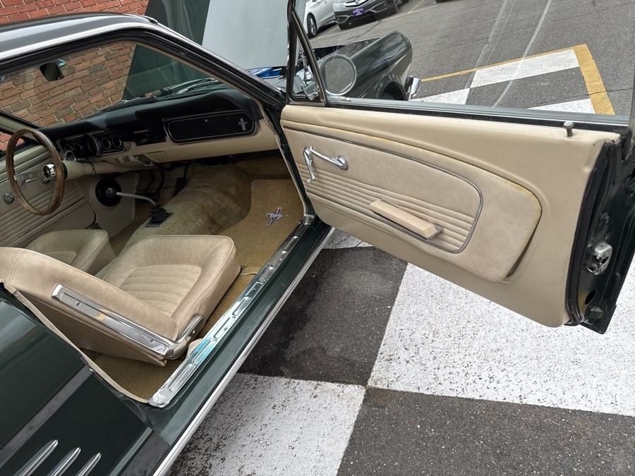 Ford-Mustang-1966-Coupe-32