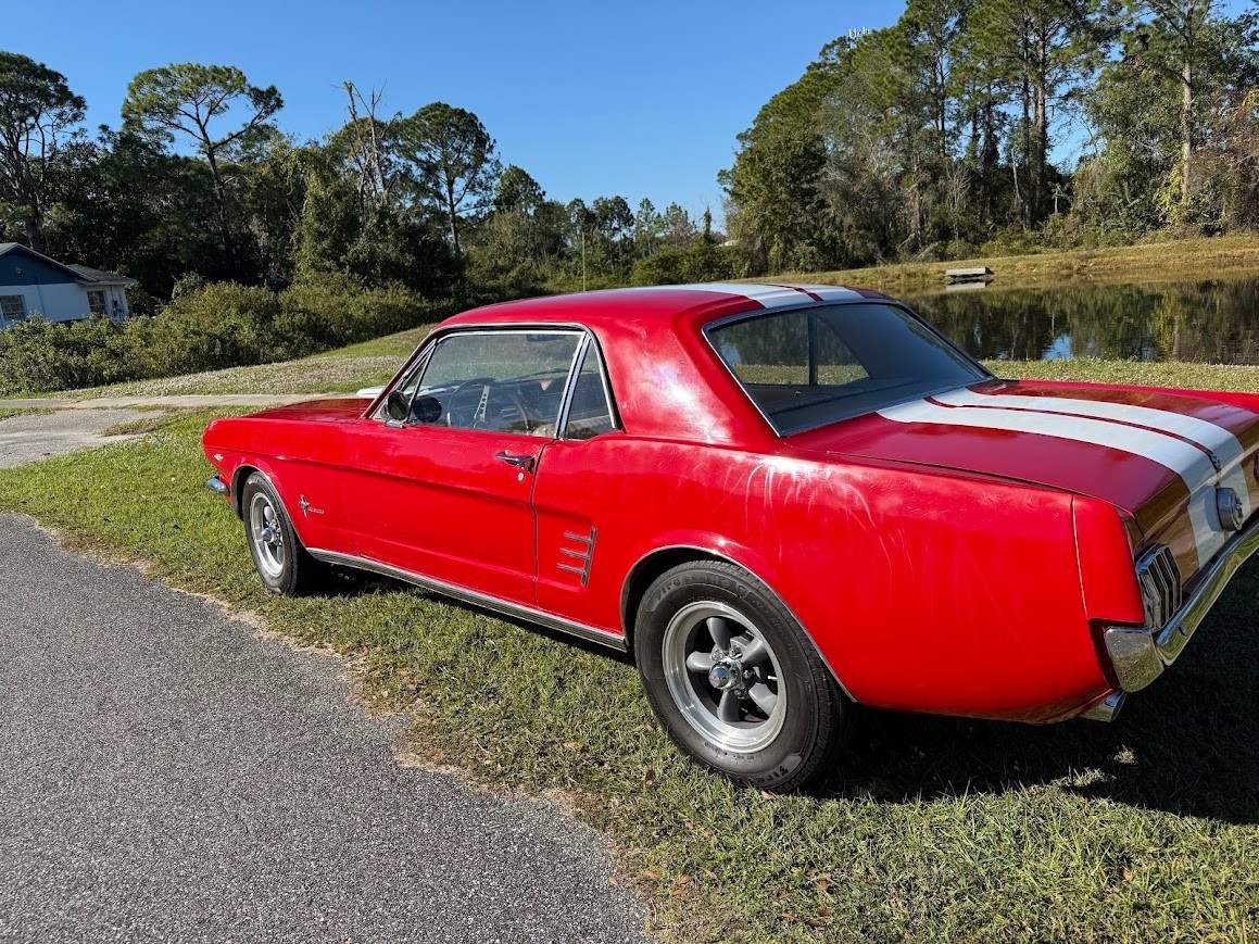 Ford-Mustang-1966-Coupe-4