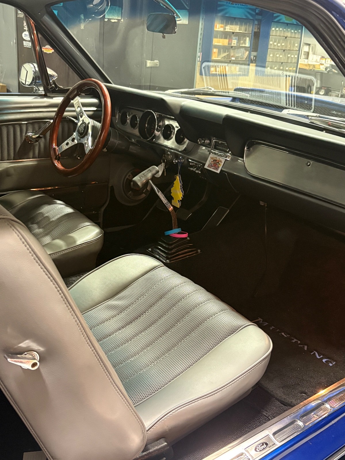 Ford-Mustang-1966-Coupe-4