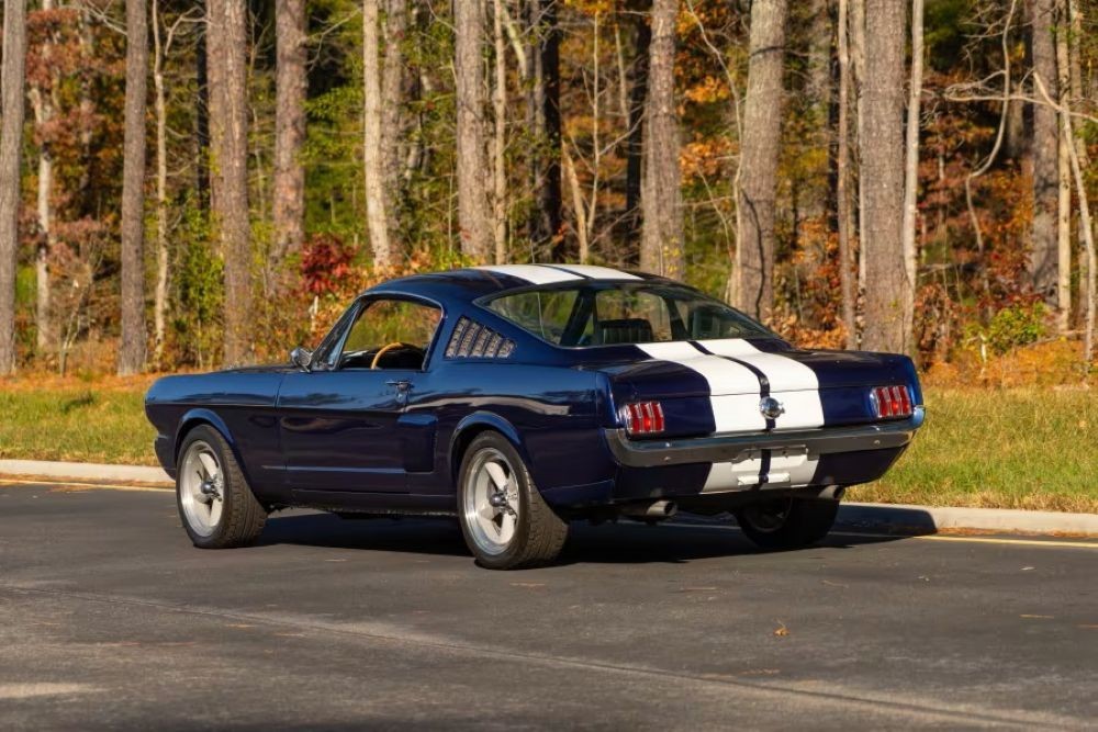 Ford-Mustang-1966-Fastback-2
