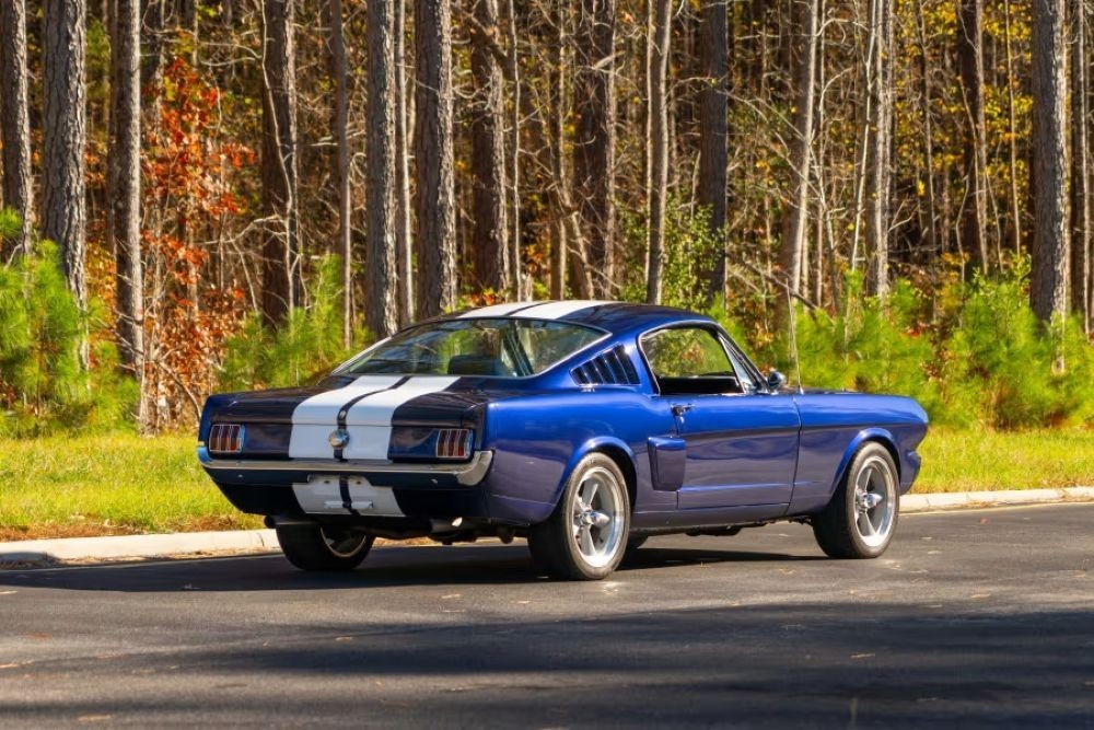 Ford-Mustang-1966-Fastback-3