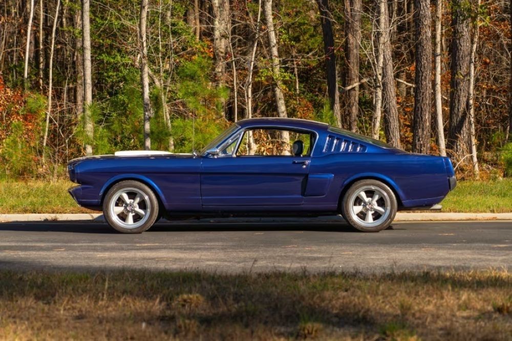 Ford-Mustang-1966-Fastback-7