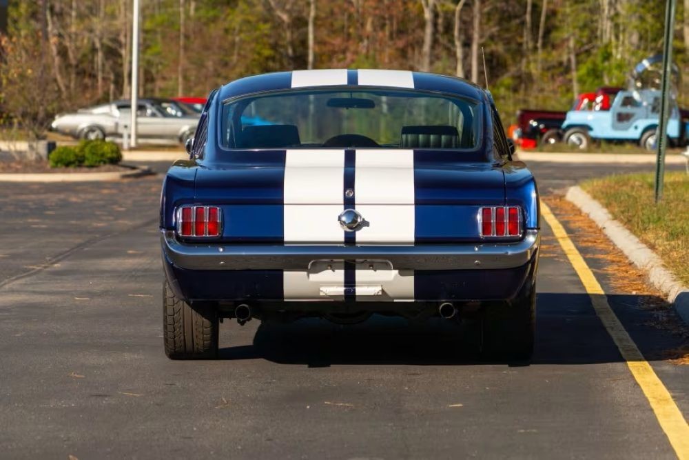 Ford-Mustang-1966-Fastback-9