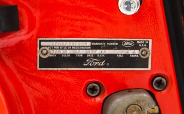 Ford-Mustang-1966-Signal-Flare-Red-Black-Pony-Deluxe-1