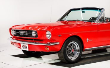 Ford-Mustang-1966-Signal-Flare-Red-Black-Pony-Deluxe-14