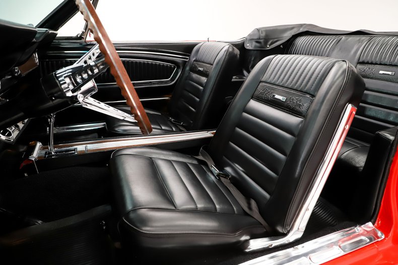 Ford-Mustang-1966-Signal-Flare-Red-Black-Pony-Deluxe-15