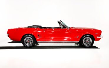 Ford-Mustang-1966-Signal-Flare-Red-Black-Pony-Deluxe-16