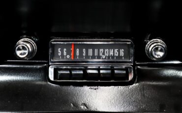 Ford-Mustang-1966-Signal-Flare-Red-Black-Pony-Deluxe-2