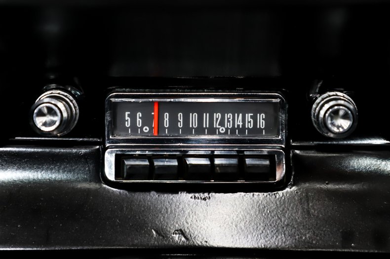 Ford-Mustang-1966-Signal-Flare-Red-Black-Pony-Deluxe-2