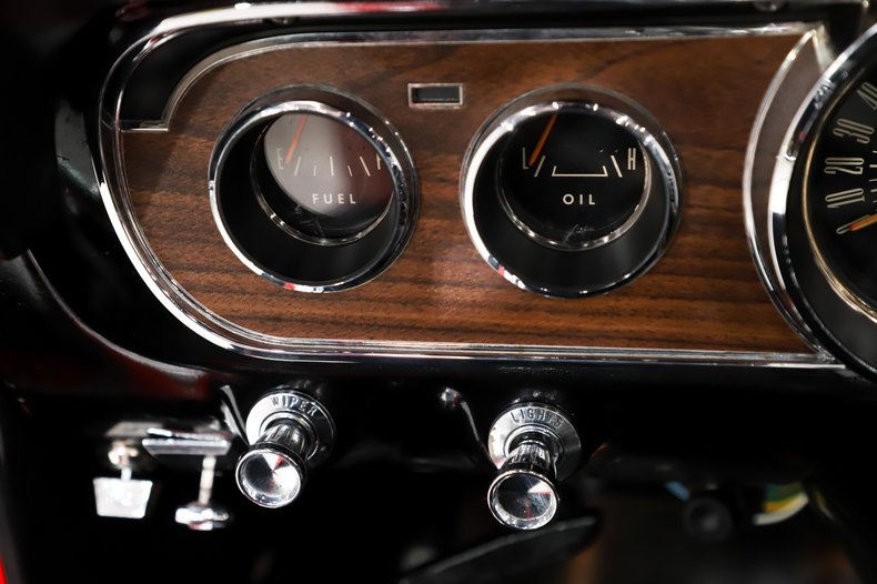 Ford-Mustang-1966-Signal-Flare-Red-Black-Pony-Deluxe-20