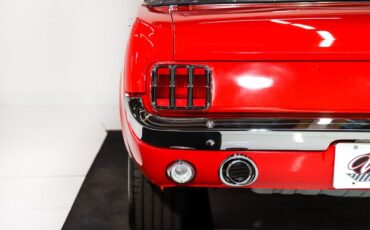 Ford-Mustang-1966-Signal-Flare-Red-Black-Pony-Deluxe-23