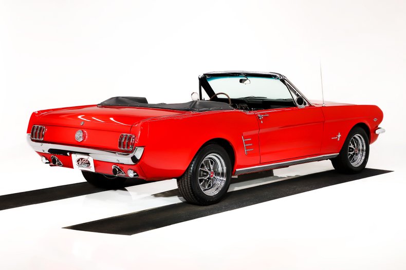Ford-Mustang-1966-Signal-Flare-Red-Black-Pony-Deluxe-27
