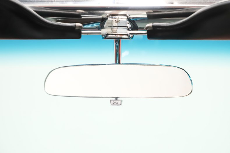 Ford-Mustang-1966-Signal-Flare-Red-Black-Pony-Deluxe-31