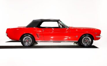 Ford-Mustang-1966-Signal-Flare-Red-Black-Pony-Deluxe-32