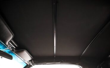 Ford-Mustang-1966-Signal-Flare-Red-Black-Pony-Deluxe-35