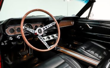 Ford-Mustang-1966-Signal-Flare-Red-Black-Pony-Deluxe