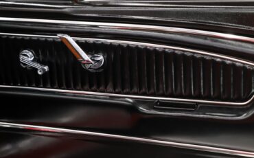 Ford-Mustang-1966-Signal-Flare-Red-Black-Pony-Deluxe-38