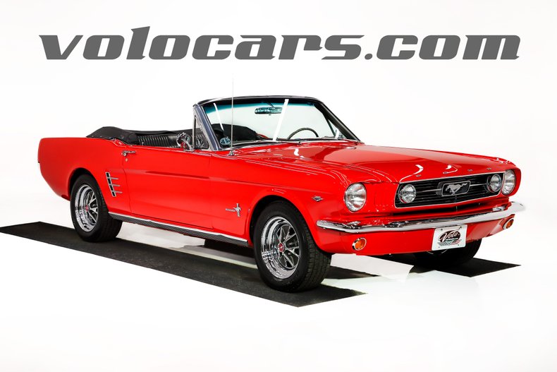 Ford-Mustang-1966-Signal-Flare-Red-Black-Pony-Deluxe-4