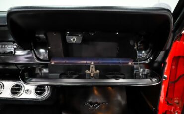 Ford-Mustang-1966-Signal-Flare-Red-Black-Pony-Deluxe-42