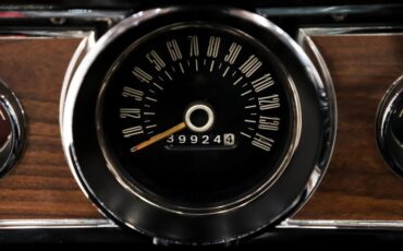 Ford-Mustang-1966-Signal-Flare-Red-Black-Pony-Deluxe-6