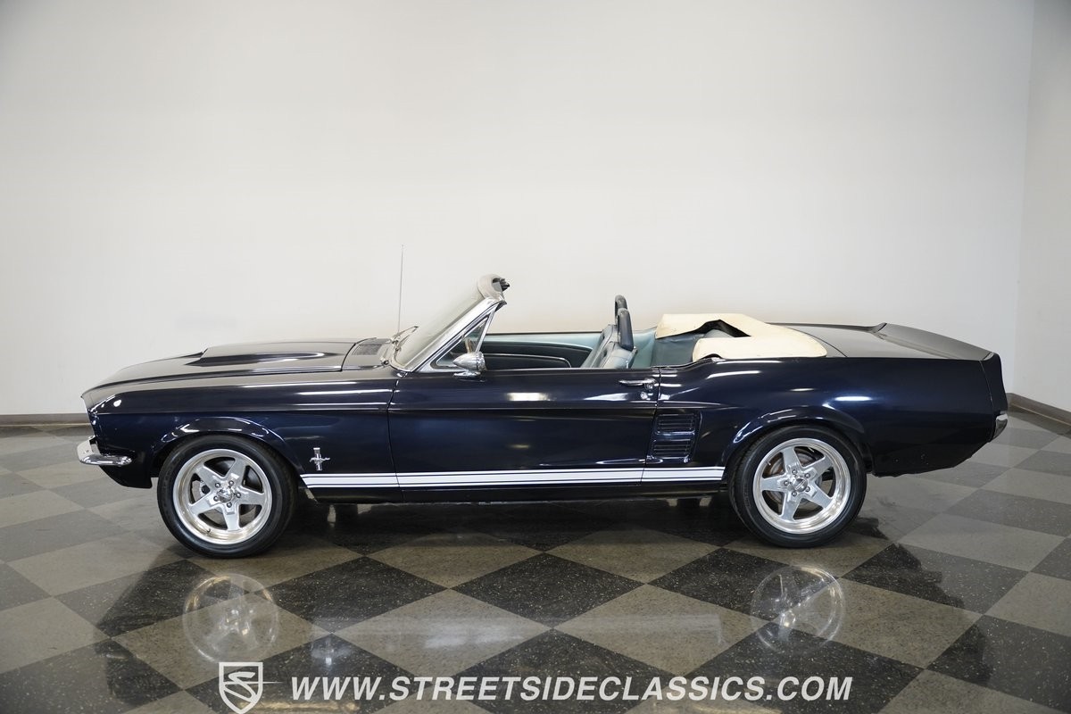 Ford-Mustang-1967-Convertible-11