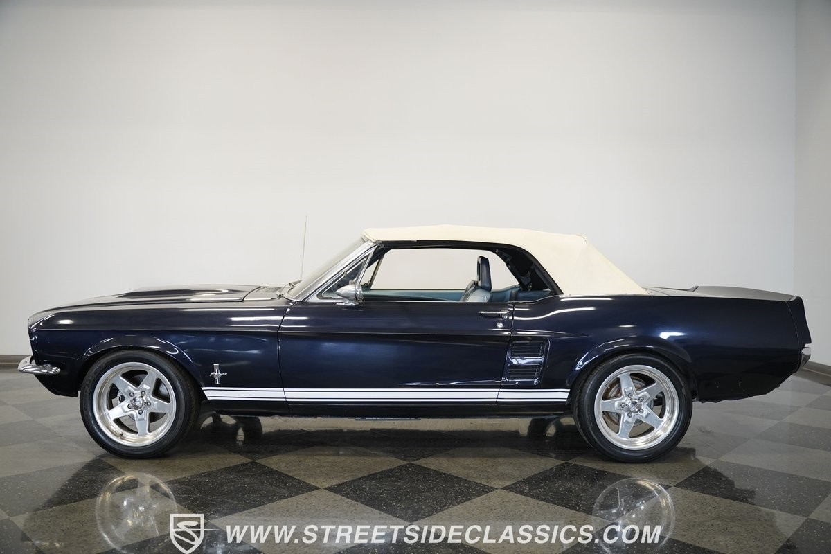 Ford-Mustang-1967-Convertible-2