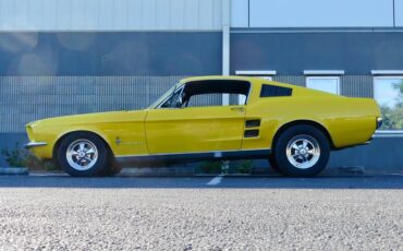 Ford-Mustang-1967-Yellow-Black-11