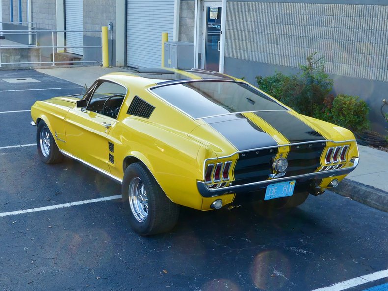 Ford-Mustang-1967-Yellow-Black-13